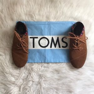 TOMS boots